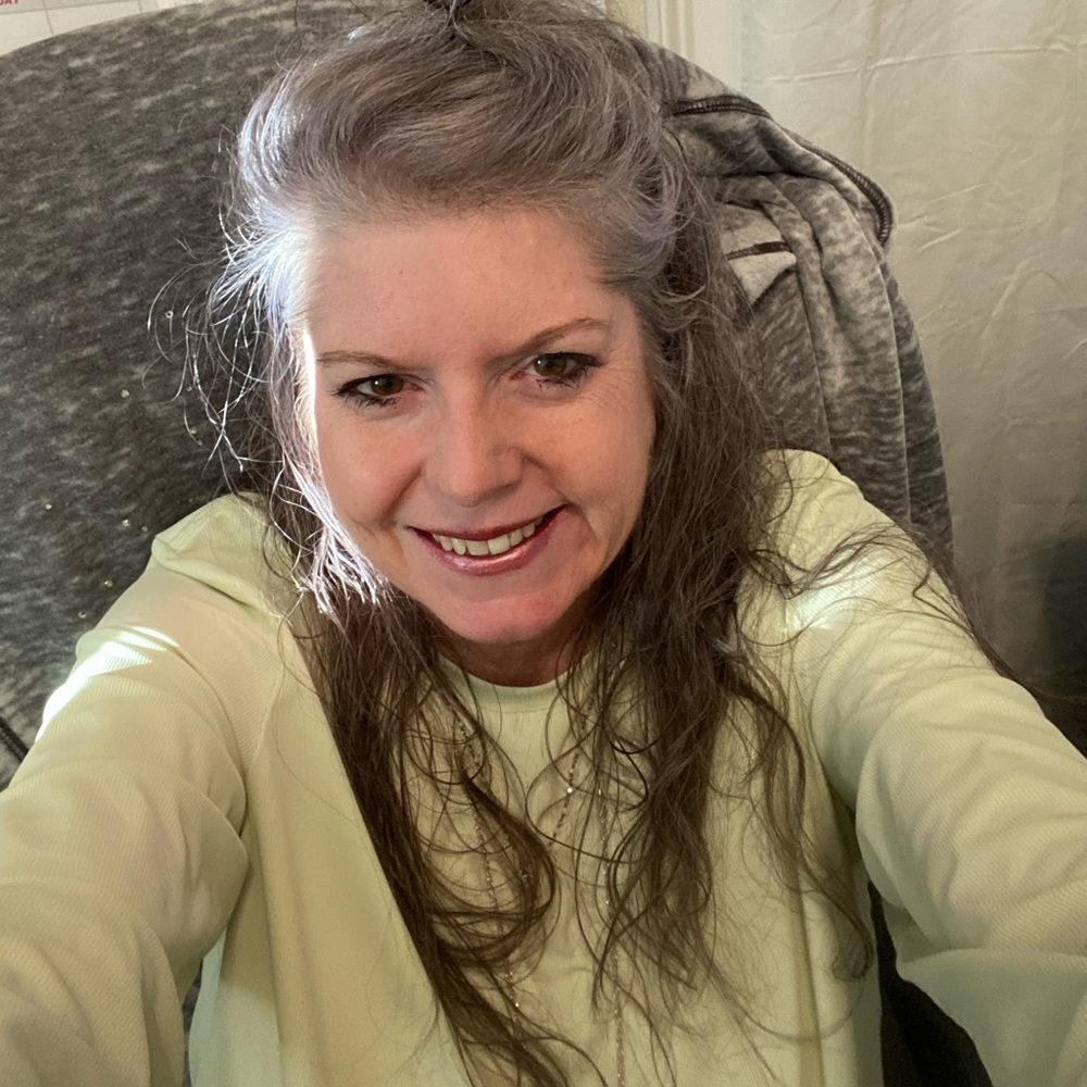 Meet your Posher, Angela